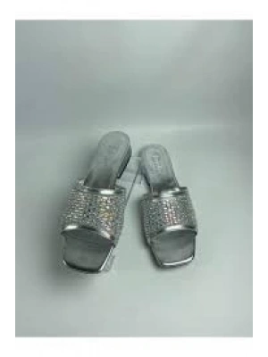 Ortu Gümüş Cilt İşlemeli Terlik