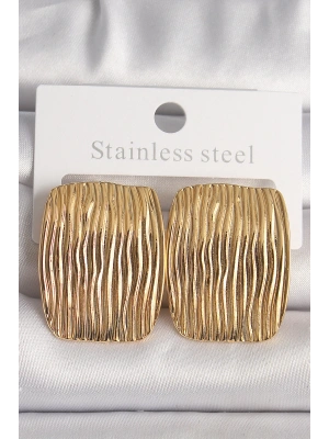 Pirinç Gold Renk İşlemeli Kare Plaka Model Kadın Küpe