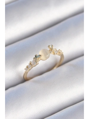 Pirinç Gold Renk Zirkon Taşlı Beyaz Mineli Kelebek Detay Kadın Yüzük