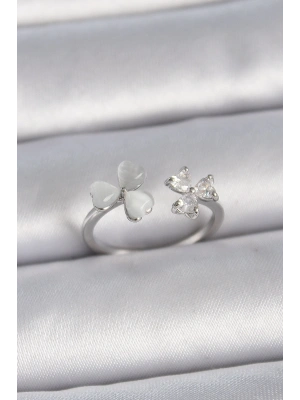 Pirinç Gümüş Renk Ayarlanabilir Zirkon Taşlı Beyaz Mineli Kalp Model Kadın Yüzük