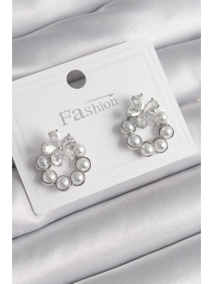 Pirinç Gümüş Renk İncili Halka Model Zirkon Taşlı Çiçek Detay Kadın Küpe