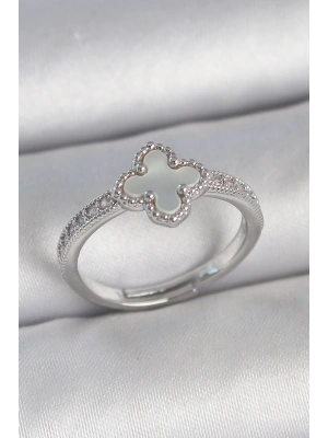 Pirinç Gümüş Renk Zirkon Taşlı Beyaz Mineli Yonca Model Ayarlanabilir Kadın Yüzük