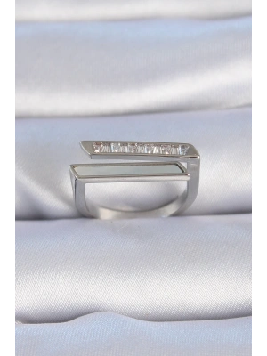 Pirinç Gümüş Renk Zirkon Taşlı Beyaz Sedef Detay Kadın Yüzük