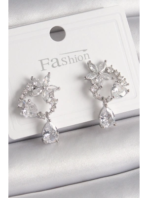 Pirinç Gümüş Renk Zirkon Taşlı Çiçek Model Sallantı Damla Detay Kadın Küpe