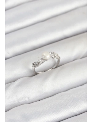 Pirinç Gümüş Renk Zirkon Taşlı İncili Model Kadın Yüzük