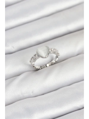 Pirinç Gümüş Renk Zirkon Taşlı Kalpli Kadın Yüzük