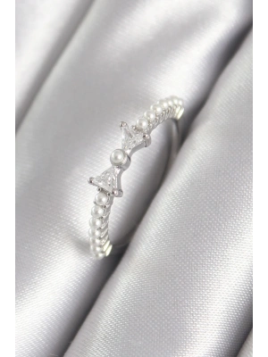 Pirinç Gümüş Renk Zirkon Taşlı Kurdele Model İnci Detay Kadın Yüzük