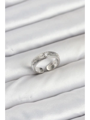 Pirinç Gümüş Renk Zirkon Taşlı Kutup Yıldızı Model Kadın Yüzük