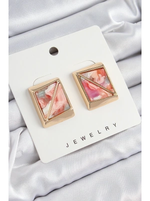 Pirinç Pembe Üçgen Kesim Detaylı Kare Model Vintage Gold Renk Kadın Küpe