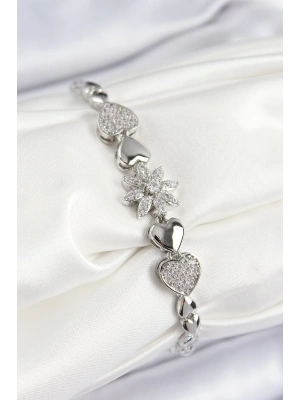 Pirinç Zirkon Taşlı Kalp Detaylı Çiçek Model Gümüş Renk Kadın Bileklik