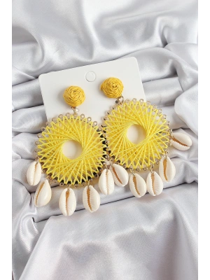 Sarı Hasır Örgü Sarmal Model Sallantılı Deniz Kabuğu Detaylı Gold Renk Kadın Küpe