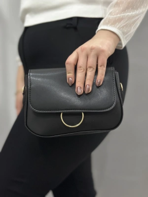 Siyah cilt mossi çanta