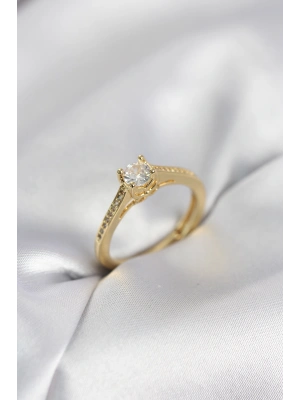 Tek Taş Gold Renk Zirkon Taşlı Model Kadın Yüzük