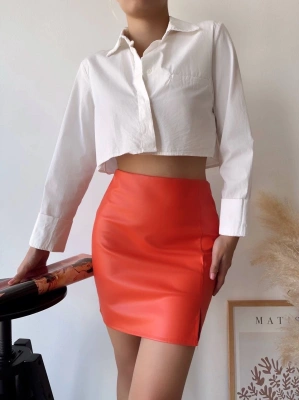 Tek yırtmaçlı arkadan fermuarlı deri etek turuncu s24475