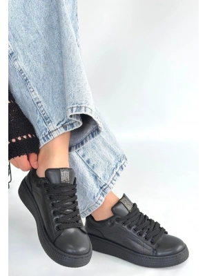 Yier Siyah Cilt Bağcıklı Spor Ayakkabı