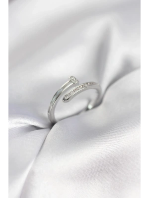 Zirkon Taşlı Gümüş Renk Yassı Çivi Model Kadın Yüzük