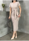 Kuşaklı mdl esnek kumaşlı elbise bej pt