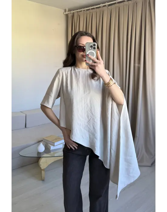 Bej Asimetrik Vatkalı Modal Bluz