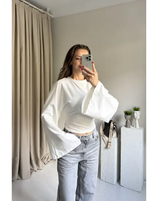 Beyaz Belden Oturtmalı Yarasa Kol Bluz