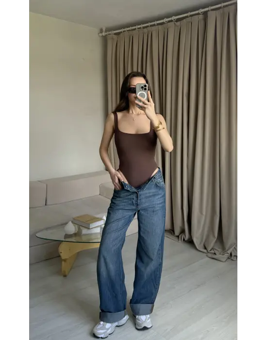 Kahve Kare Yaka Bodysuit