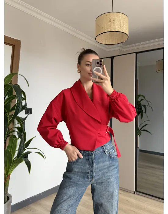 Kırmızı Yan Kemerli Ceket
