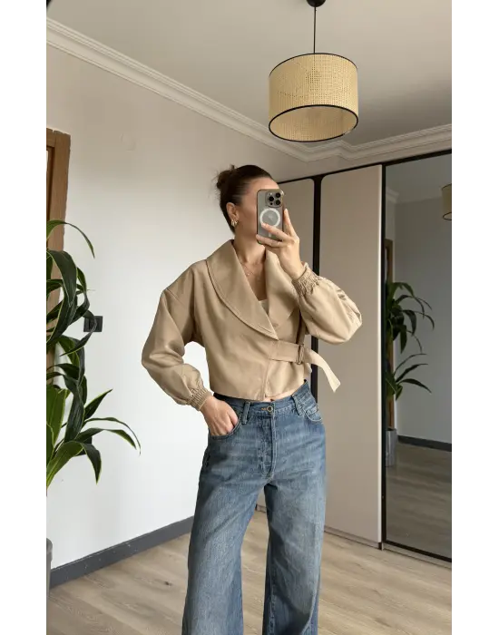 Krem Yan Kemerli Ceket