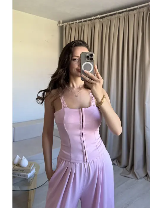 Pembe Dantelli Agraflı Takım