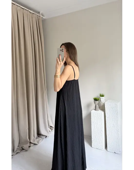 Siyah Ayarlanabilir Askı Gofre Elbise