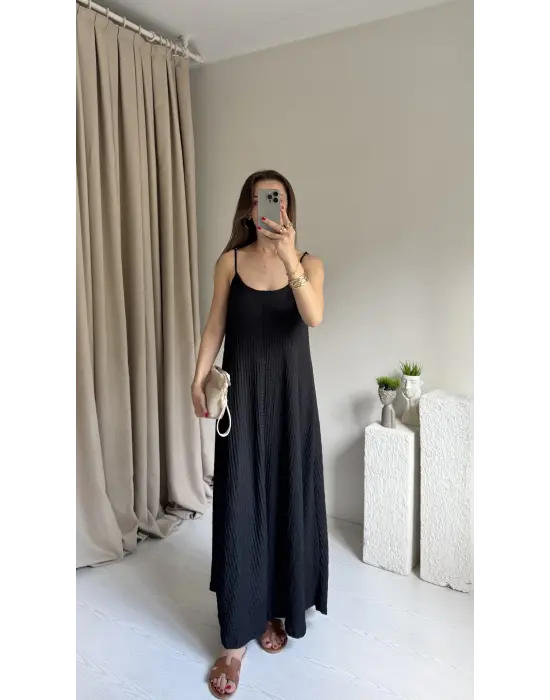 Siyah Ayarlanabilir Askı Gofre Elbise