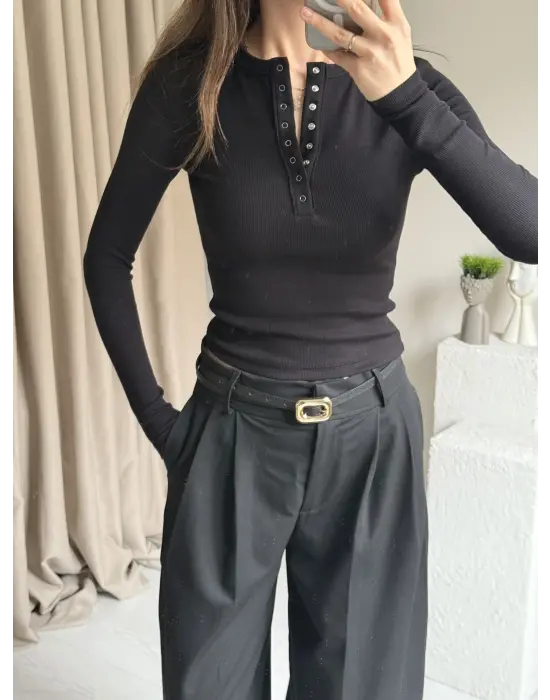 Siyah Çıtçıtlı Kaşkorse Bluz