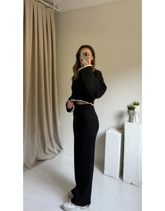 Siyah Dikiş Detaylı Triko Takım