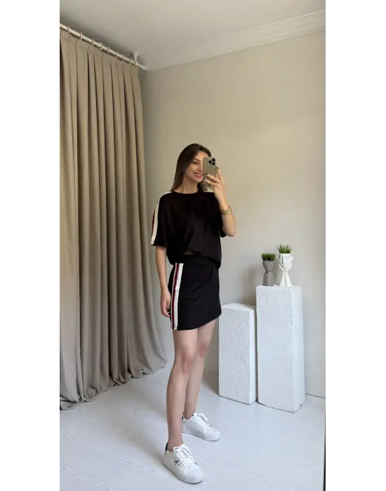 Siyah Etek Görünümlü Şort Takım