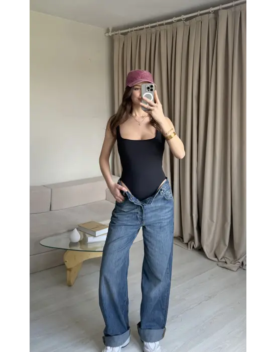 Siyah Kare Yaka Bodysuit