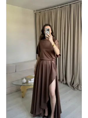 Kahve Yırtmaçlı Saten Elbise