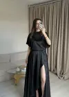 Siyah Yırtmaçlı Saten Elbise