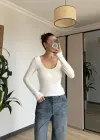 Beyaz Göğüs Pedli Toparlayıcı Bluz
