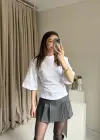 Beyaz Vatkalı Sırt Detaylı Tshirt