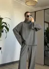 Dik Yaka Çizgili Gömlek Pantolon Takım