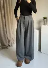 Gri Muadil Çift Pileli Pantolon