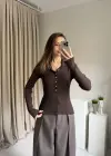 Kahve Çıtçıtlı Triko Premium Kazak