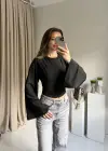 Siyah Belden Oturtmalı Yarasa Kol Bluz