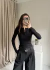 Siyah Çıtçıtlı Kaşkorse Bluz