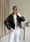 Siyah Yakalı Deri Ceket