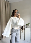 Beyaz Belden Oturtmalı Yarasa Kol Bluz