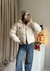 Beyaz Marka Puffer Mont