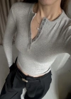 Gri Çıtçıtlı Kaşkorse Bluz