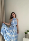Mavi Batik Halter Yaka Efil Elbise