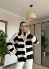 Siyah Çizgi Atkılı Hırka