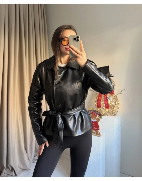Siyah Kuşaklı Deri Ceket