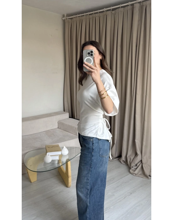 Beyaz Bağlamalı Tshirt